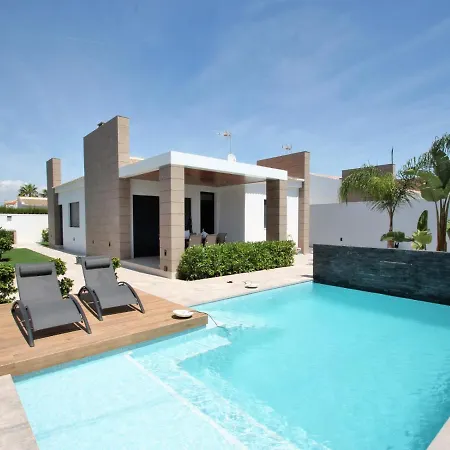 Luxury Villa *